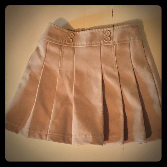 Izod pleated skirt built in shorts - Picture 1 of 5